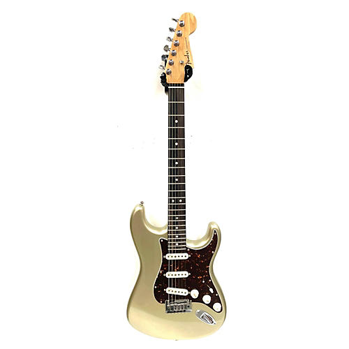 Fender Used Fender American Elite Stratocaster Champange Solid Body Electric Guitar Champange