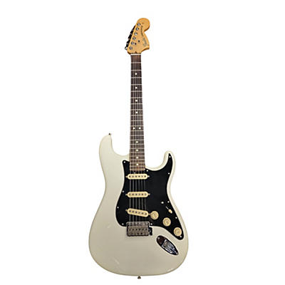 Fender Used Fender American Performer Stratocaster SSS Alpine White Solid Body Electric Guitar