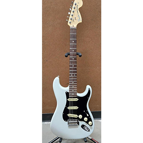 Fender Used Fender American Performer Stratocaster SSS Arctic White Solid Body Electric Guitar Arctic White