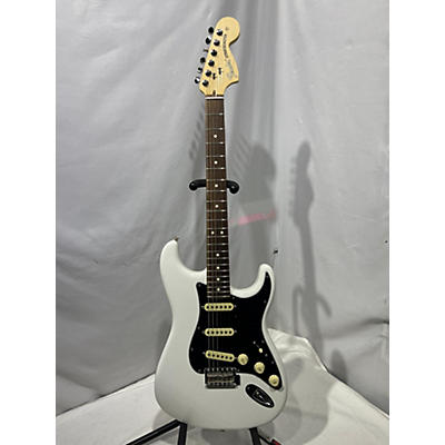 Fender Used Fender American Performer Stratocaster SSS Arctic White Solid Body Electric Guitar