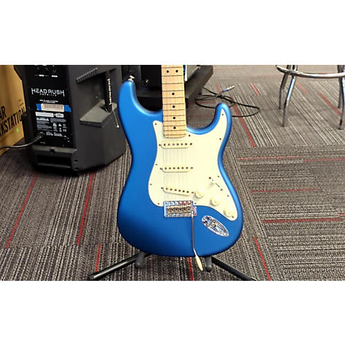 Fender Used Fender American Performer Stratocaster SSS Lake Placid Blue Solid Body Electric Guitar Lake Placid Blue