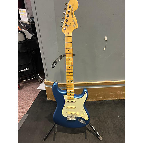 Fender Used Fender American Performer Stratocaster SSS Lake Placid Blue Solid Body Electric Guitar Lake Placid Blue