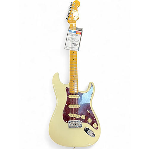 Used Fender American Pro II Strat Olympic White Solid Body Electric Guitar Olympic White