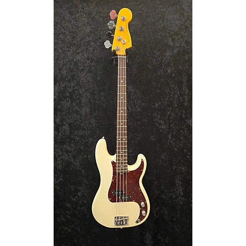 Fender Used Fender American Professional II Precision Bass White Electric Bass Guitar White