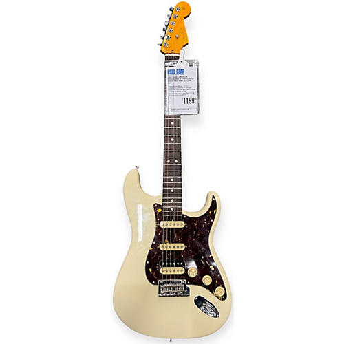 Fender Used Fender American Professional II Stratocaster Cream Solid Body Electric Guitar Cream