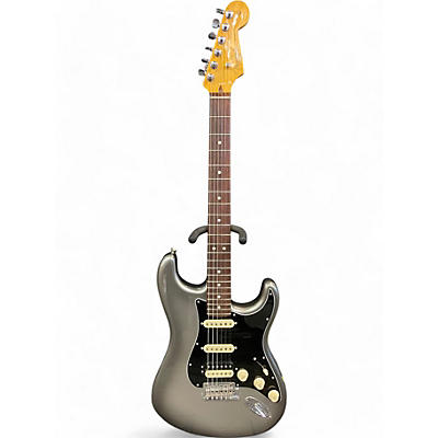 Fender Used Fender American Professional II Stratocaster Metallic Silver Solid Body Electric Guitar