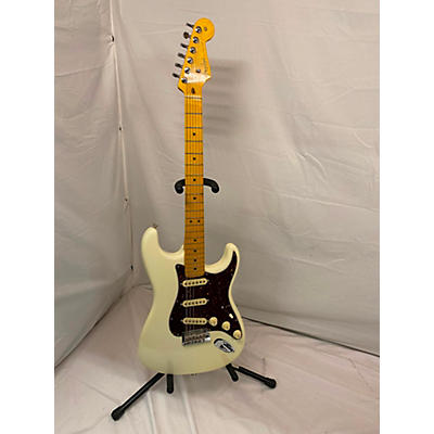 Fender Used Fender American Professional II Stratocaster Olympic White Solid Body Electric Guitar