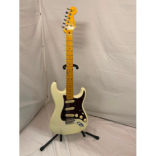 Fender Used Fender American Professional II Stratocaster Olympic White Solid Body Electric Guitar Olympic White