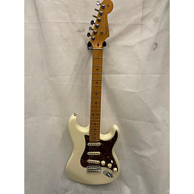 Fender Used Fender American Professional II Stratocaster Olympic White Solid Body Electric Guitar