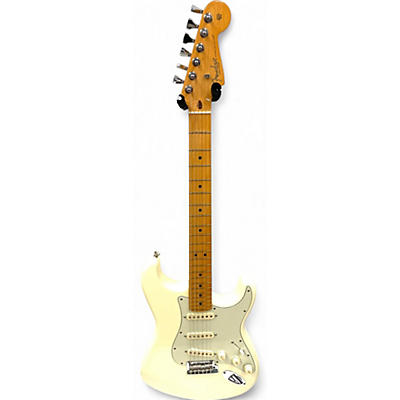 Fender Used Fender American Professional II Stratocaster Olympic White Solid Body Electric Guitar