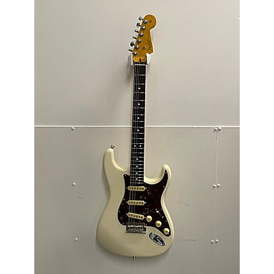 Fender Used Fender American Professional II Stratocaster Olympic White Solid Body Electric Guitar