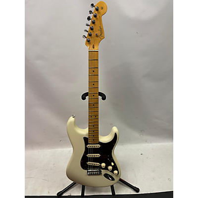 Fender Used Fender American Professional II Stratocaster Olympic White Solid Body Electric Guitar