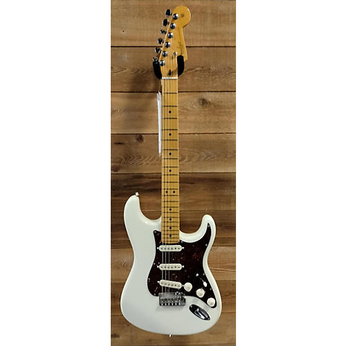 Fender Used Fender American Professional II Stratocaster Olympic White Solid Body Electric Guitar Olympic White