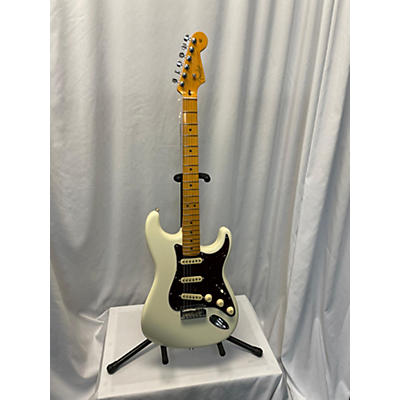 Fender Used Fender American Professional II Stratocaster Olympic White Solid Body Electric Guitar