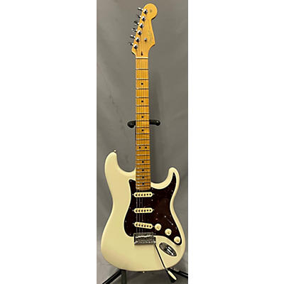 Fender Used Fender American Professional II Stratocaster Olympic White Solid Body Electric Guitar