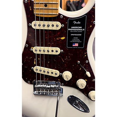 Fender Used Fender American Professional II Stratocaster Olympic White Solid Body Electric Guitar