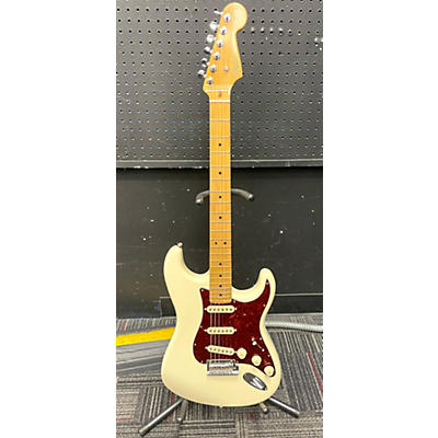 Fender Used Fender American Professional II Stratocaster Olympic White Solid Body Electric Guitar