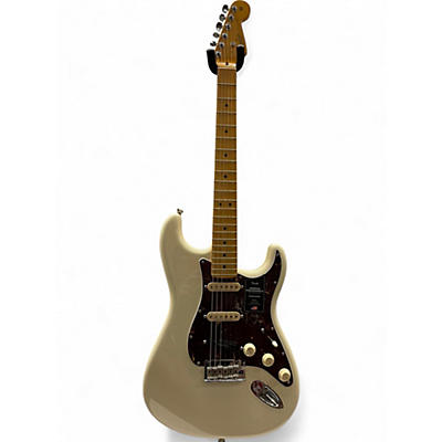 Fender Used Fender American Professional II Stratocaster Olympic White Solid Body Electric Guitar