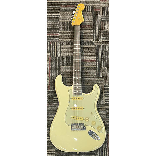 Fender Used Fender American Professional II Stratocaster Olympic White Solid Body Electric Guitar Olympic White