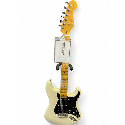 Used Fender American Professional II Stratocaster Olympic White Solid Body Electric Guitar Olympic White