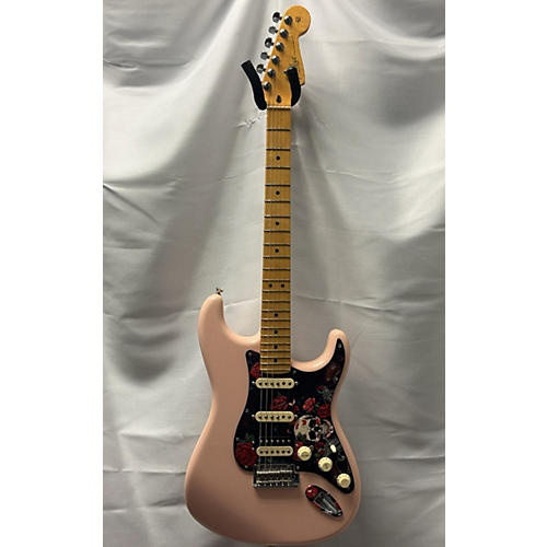 Fender Used Fender American Professional II Stratocaster Shell Pink Solid Body Electric Guitar Shell Pink