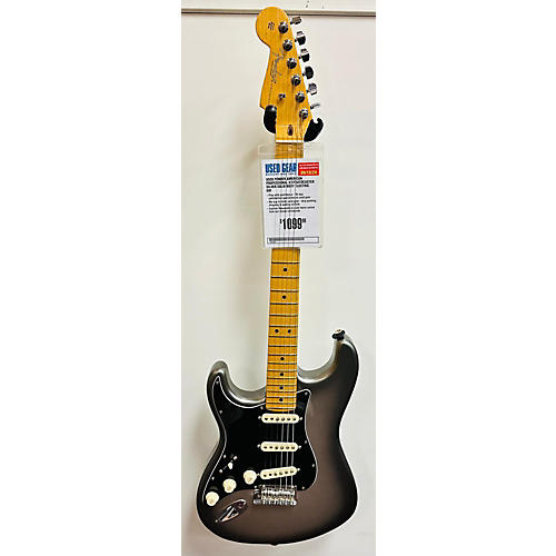 Fender Used Fender American Professional II Stratocaster Silver Solid Body Electric Guitar Silver