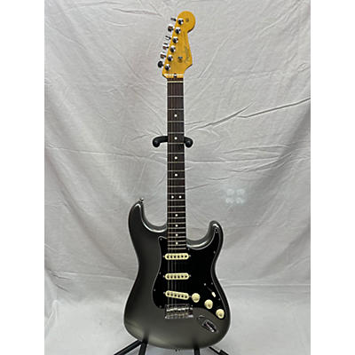 Fender Used Fender American Professional II Stratocaster Silver Solid Body Electric Guitar