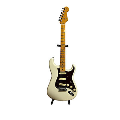 Fender Used Fender American Professional II Stratocaster Vintage White Solid Body Electric Guitar