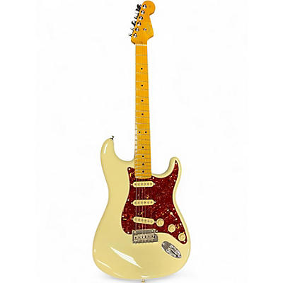 Used Fender American Professional II Stratocaster Vintage White Solid Body Electric Guitar