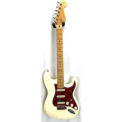 Fender Used Fender American Professional Standard Stratocaster HSS Alpine White Solid Body Electric Guitar