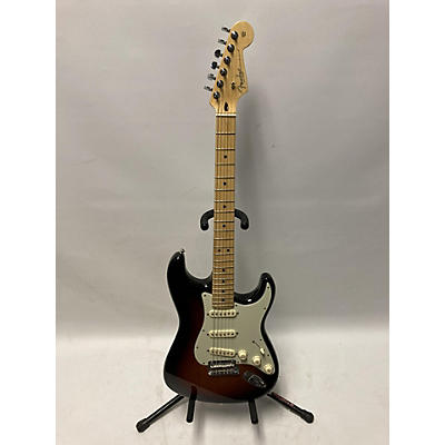 Fender Used Fender American Professional Stratocaster SSS 3 Color Sunburst Solid Body Electric Guitar