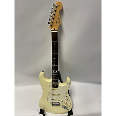 Fender Used Fender American Professional Stratocaster SSS Olympic White Solid Body Electric Guitar