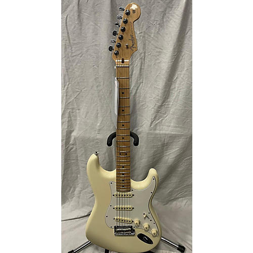 Fender Used Fender American Professional Stratocaster SSS Olympic White Solid Body Electric Guitar Olympic White