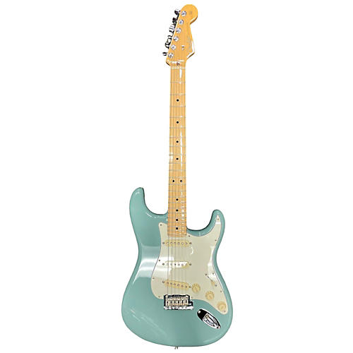 Fender Used Fender American Professional Stratocaster SSS Sonic Gray Solid Body Electric Guitar Sonic Gray