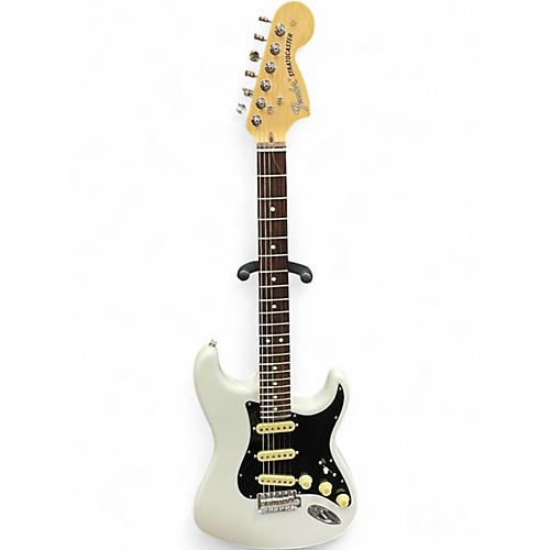 Used Fender American Professional Stratocaster SSS White Solid Body Electric Guitar White