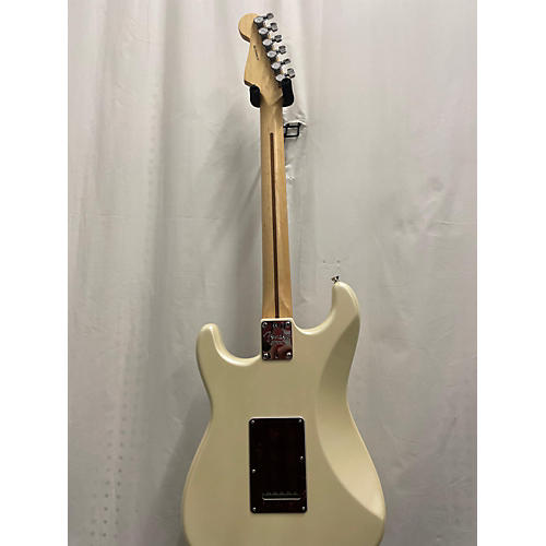 Fender Used Fender American Showcase Stratocaster Antique White Solid Body Electric Guitar Antique White