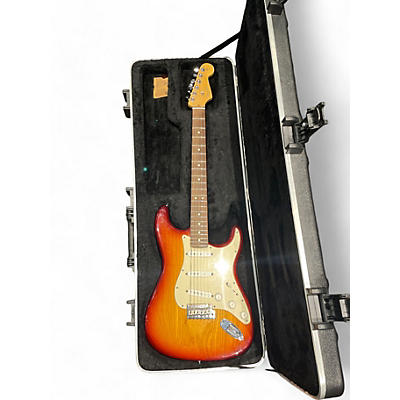 Fender Used Fender American Standard Stratocaster 2 Color Sunburst Solid Body Electric Guitar