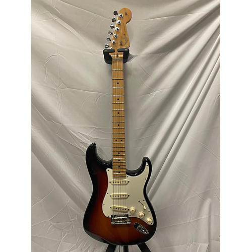 Fender Used Fender American Standard Stratocaster 3 Color Sunburst Solid Body Electric Guitar 3 Color Sunburst