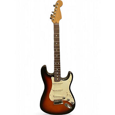 Fender Used Fender American Standard Stratocaster 3 Color Sunburst Solid Body Electric Guitar