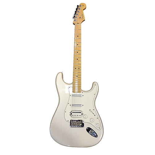 Fender Used Fender American Standard Stratocaster HSS Blizzard Pearl Solid Body Electric Guitar Blizzard Pearl