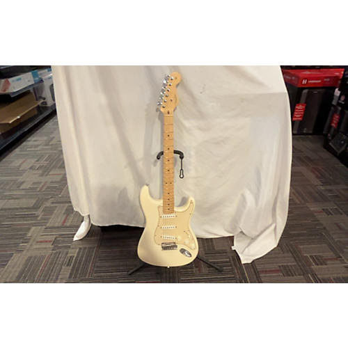 Fender Used Fender American Standard Stratocaster White Solid Body Electric Guitar White