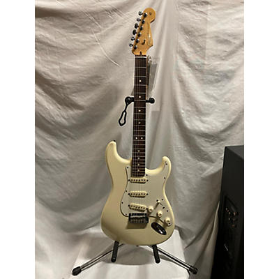 Fender Used Fender American Standard Stratocaster White Solid Body Electric Guitar