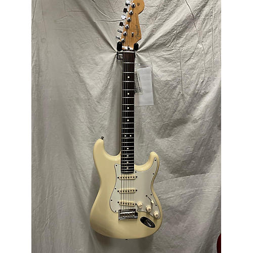 Fender Used Fender American Standard Stratocaster White Solid Body Electric Guitar White