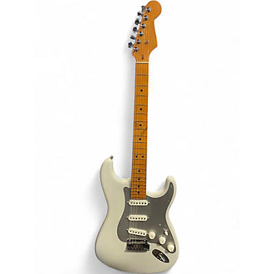 Used Fender American Ultra II Stratocaster Maple Fingerboard Avalanche Solid Body Electric Guitar