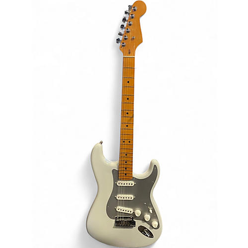 Used Fender American Ultra II Stratocaster Maple Fingerboard Avalanche Solid Body Electric Guitar Avalanche