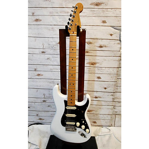 Fender Used Fender American Ultra Stratocaster HSS ARTIC PEARL Solid Body Electric Guitar ARTIC PEARL