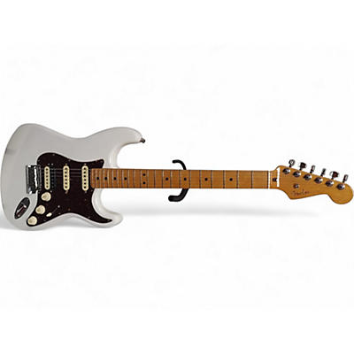 Fender Used Fender American Ultra Stratocaster HSS Arctic Pearl Solid Body Electric Guitar