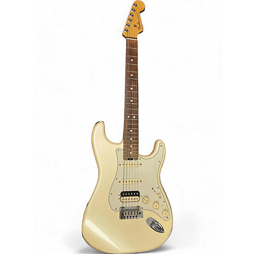 Fender Used Fender American Ultra Stratocaster Olympic Pearl Solid Body Electric Guitar Olympic Pearl