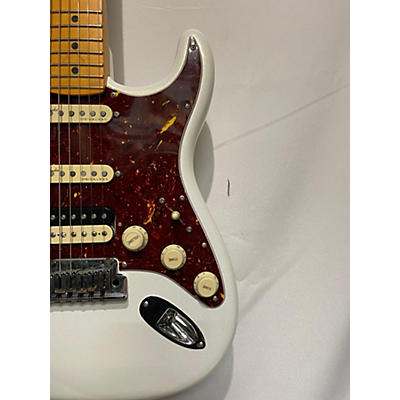 Fender Used Fender American Ultra Stratocaster Olympic White Solid Body Electric Guitar