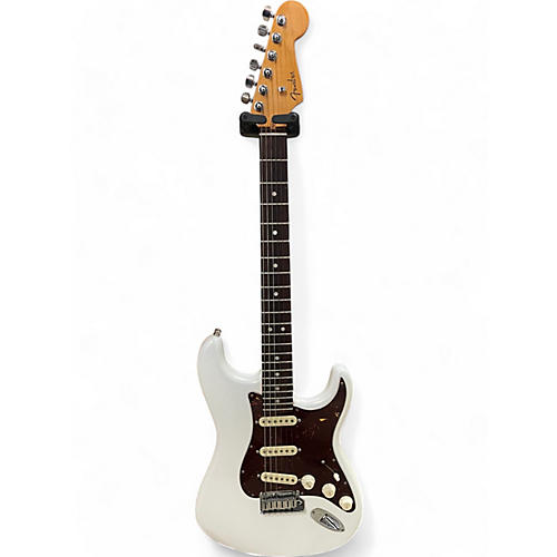 Fender Used Fender American Ultra Stratocaster Olympic White Solid Body Electric Guitar Olympic White